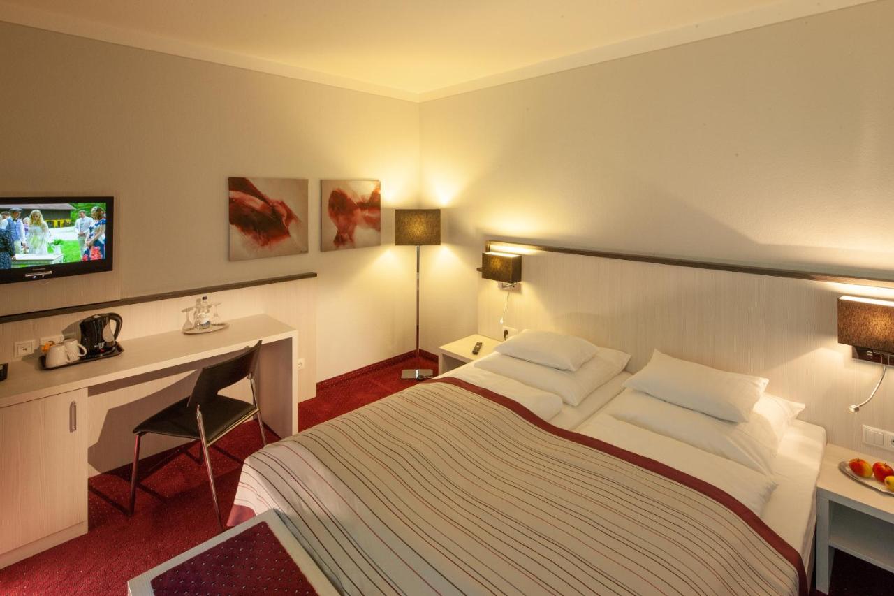 Bergers Airporthotel Memmingen Memmingerberg Екстериор снимка